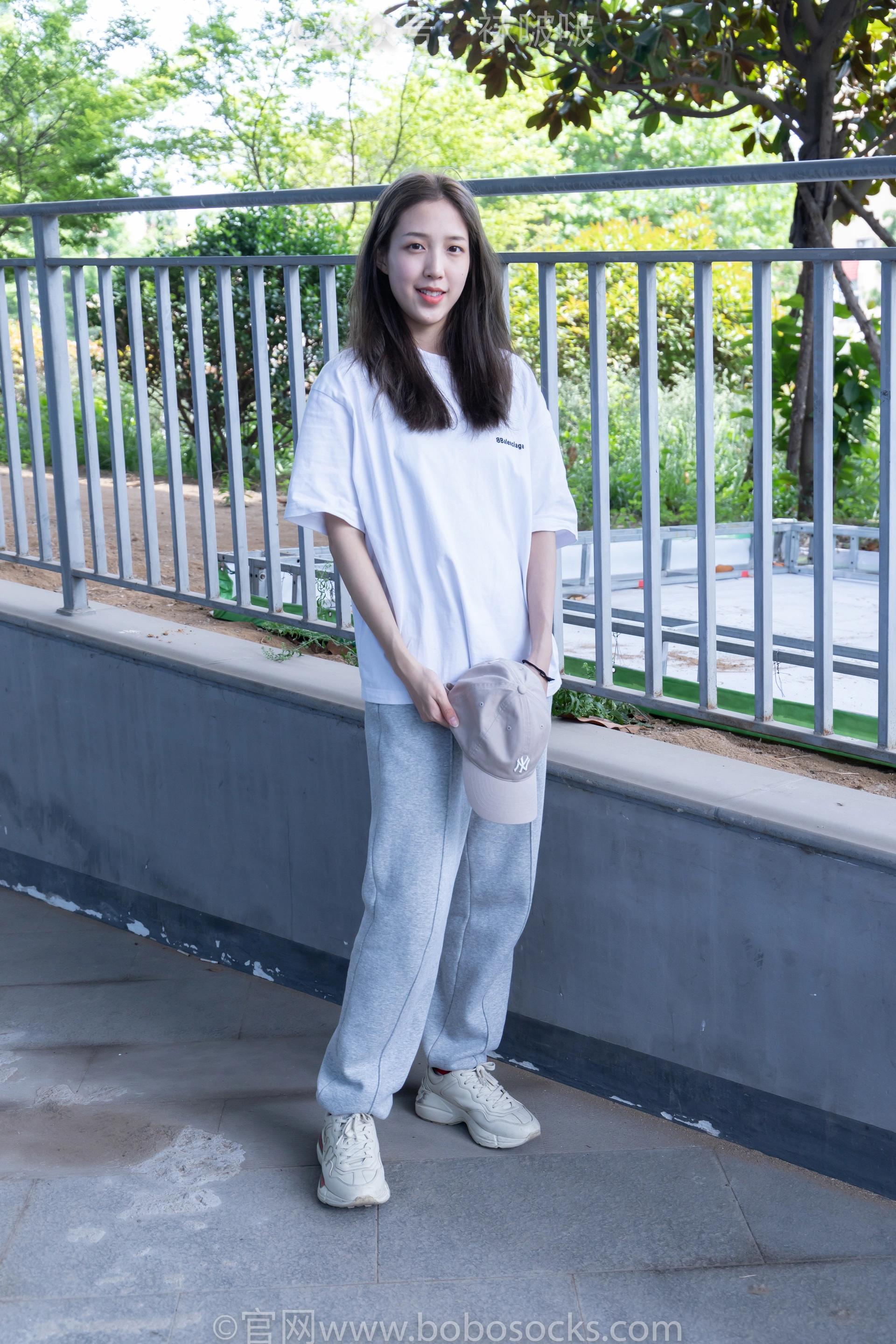 [BoBoSocks袜啵啵]NO.012 泡芙-运动鞋、白棉袜、裸足 0